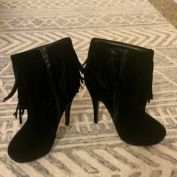 New, black suede tassel booties, Sz 7 1/2 - Picture 2 of 4